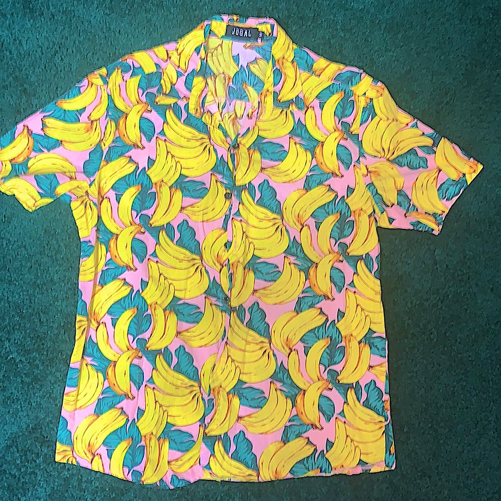 Pink and yellow Men’s Hawaiian shirt. Used like new. Men’s M women’s L